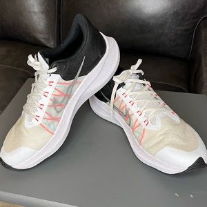 Nike Mens Air Zoom Winflo 8 Size 11.5